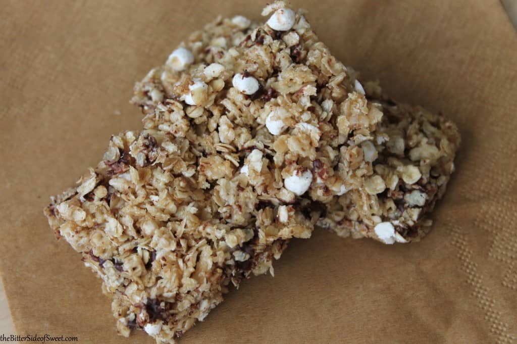 S'mores Granola Bars via thebittersideofsweet.com S'mores Granola Bars