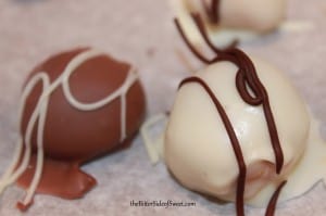 Peanut butter balls via thebittersideofsweet Peanut Butter Balls via thebittersideofsweet