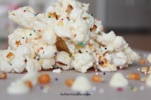 Funfetti Cake Mix Popcorn | thebittersideofsweet.com Funfetti Cake Mix Popcorn | thebittersideofsweet.com