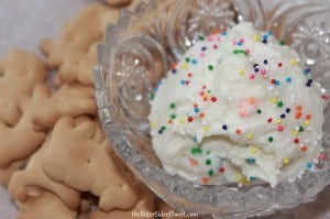 Funfetti Cake Mix Dip via thebittersideofsweet Funfetti Cake Mix Dip via thebittersideofsweet