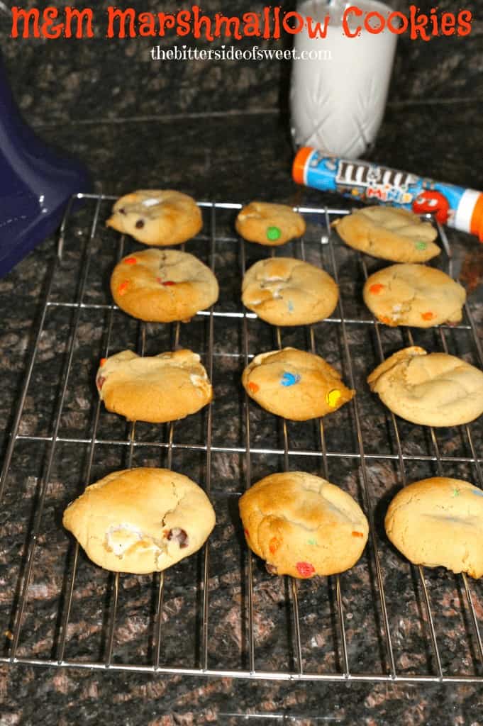 M&M Marshmallow Cookies via thebittersideofsweet.com M&M Marshmallow Cookies
