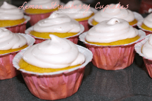 Lemon Strawberry Cupcakes | thebittersideofsweet.com #cupcakes #lemon #strawberry Lemon Strawberry Cupcakes | thebittersideofsweet.com #cupcakes #lemon #strawberry