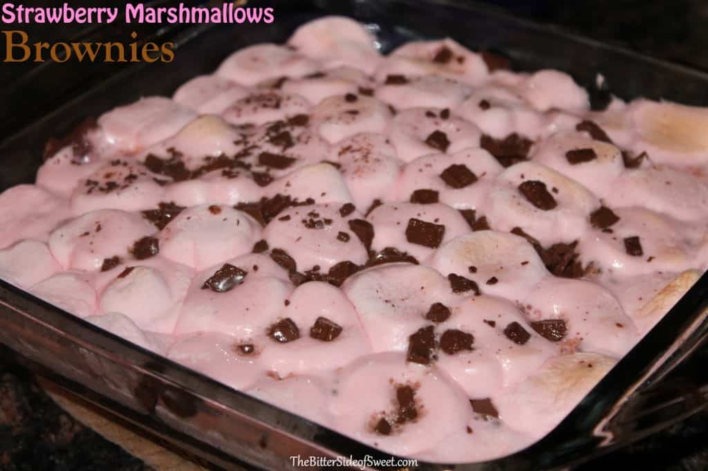 Strawberry Marshmallows Brownies via thebittersideofsweet Strawberry Marshmallows Brownies via thebittersideofsweet