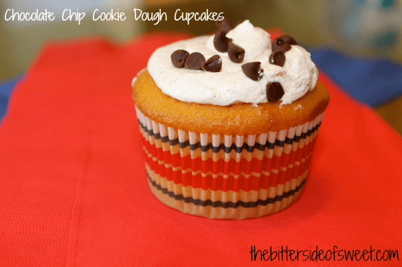 Chocolate Chip Cookie Dough Cupcakes | thebittersideofsweet.com Chocolate Chip Cookie Dough Cupcakes | thebittersideofsweet.com