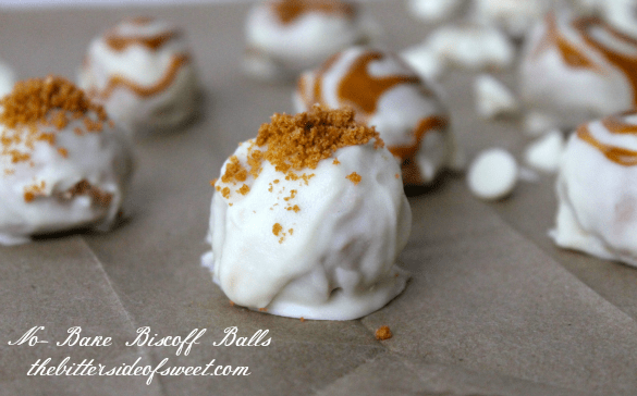No-Bake Biscoff Balls by www.thebittersideofsweet.com No-Bake Biscoff Balls by www.thebittersideofsweet.com