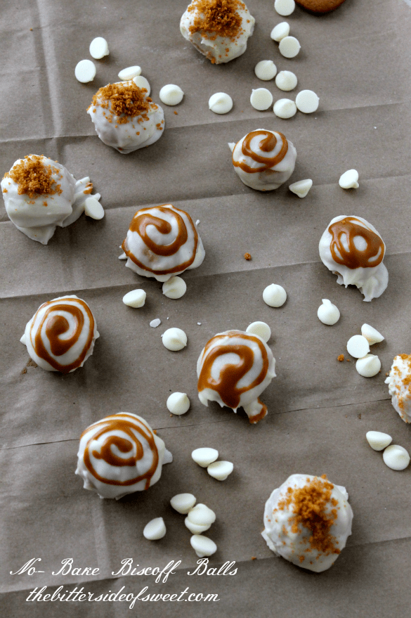 No-Bake Biscoff Balls by www.thebittersideofsweet.com No-Bake Biscoff Balls by www.thebittersideofsweet.com