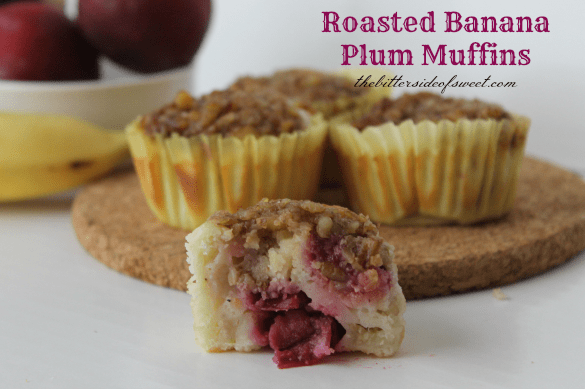 Roasted Banana Plum Muffins | thebittersideofsweet.com #muffins #chobani #bananas Roasted Banana Plum Muffins | thebittersideofsweet.com #muffins #chobani #bananas