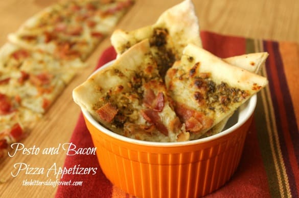 Pesto and Bacon Pizza Appetizers |thebittersideofsweet.com Pesto and Bacon Pizza Appetizers |thebittersideofsweet.com