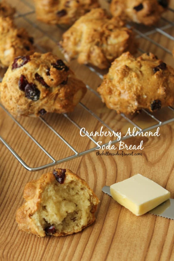 Cranberry Almond Soda Bread | thebittersidefosweet.com #luckoftheirishweek Cranberry Almond Soda Bread | thebittersidefosweet.com #luckoftheirishweek