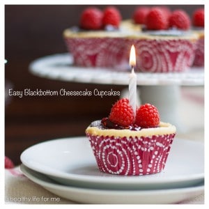 Easy-Blackbottom-Cheesecake-Cupcakes-3