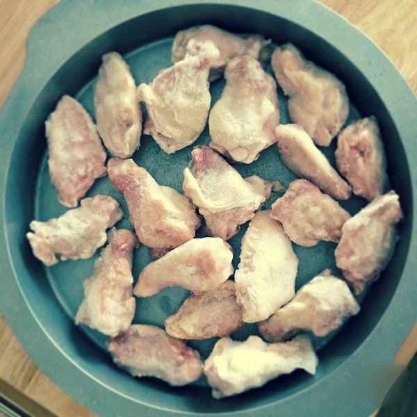 Oregano Garlic Chicken Wings | thebittersideofsweet.com Oregano Garlic Chicken Wings | thebittersideofsweet.com