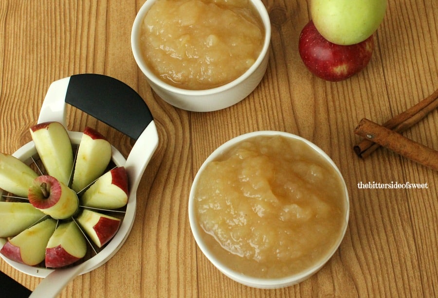 Easy Homemade Applesauce perfect for afternoon snack or lunch box treats! | thebittersideofsweet.com Easy Homemade Applesauce perfect for afternoon snack or lunch box treats! | thebittersideofsweet.com