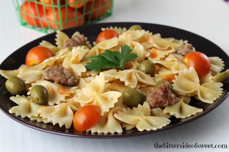 Making dinner solutions easy and simple with this Sausage Tomato Pasta | thebittersideofsweet.com Making dinner solutions easy and simple with this Sausage Tomato Pasta | thebittersideofsweet.com