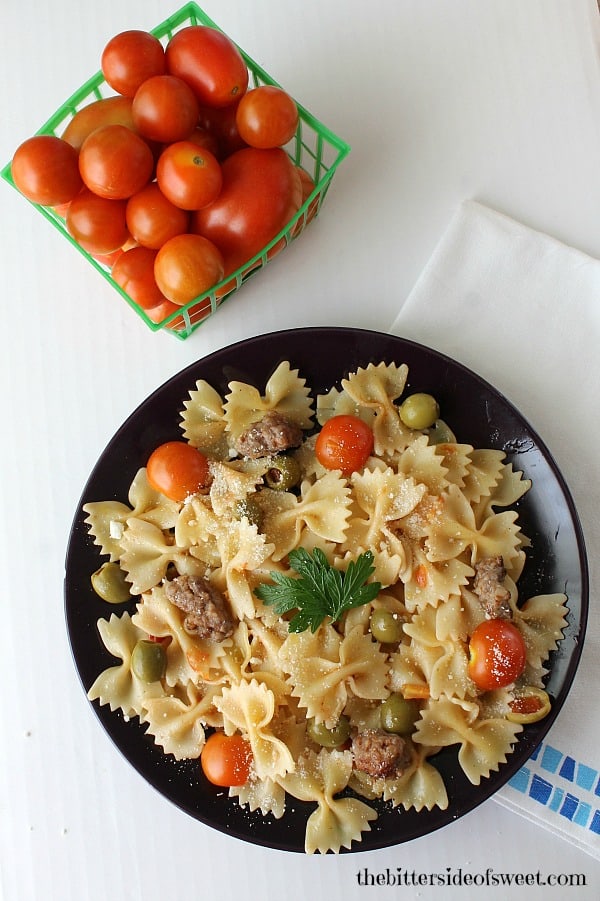 Making dinner solutions easy and simple with this Sausage Tomato Pasta | thebittersideofsweet.com Making dinner solutions easy and simple with this Sausage Tomato Pasta | thebittersideofsweet.com