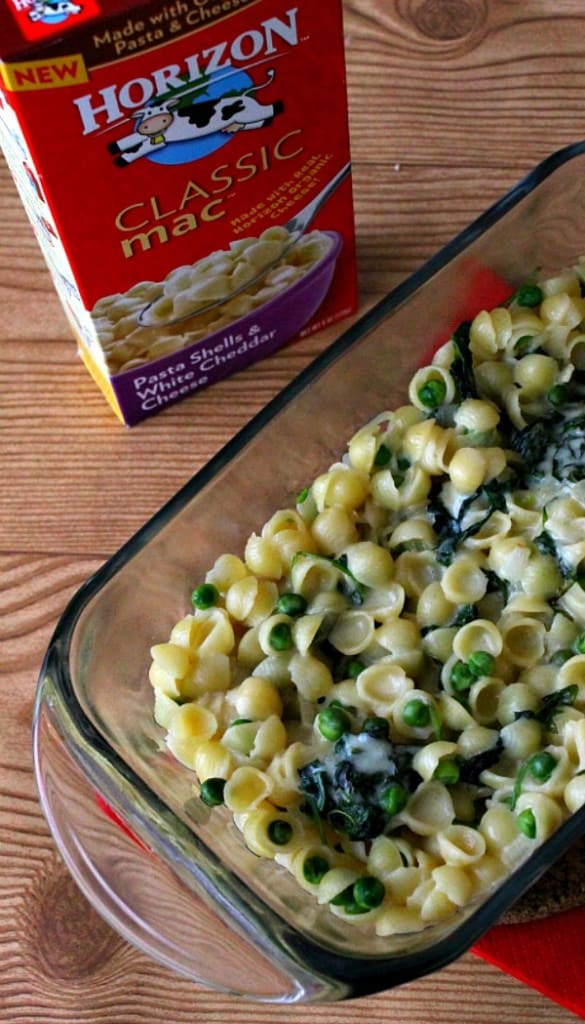 Give kids (and adults!) the cheesy taste they crave. Baked Pease and Kale Macaroni and Cheese | thebittersideofsweet.com #sponsored #macnator Give kids (and adults!) the cheesy taste they crave. Baked Peas and Kale Macaroni and Cheese | thebittersideofsweet.com #sponsored #macnator