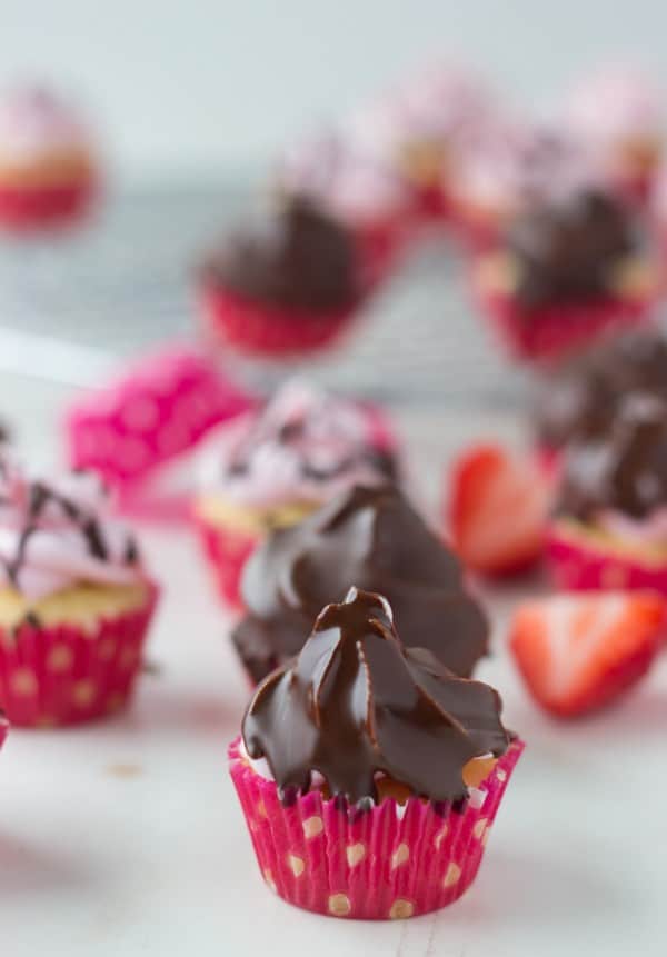 Mini-Chocolate-Covered-Strawberry-Cupcakes-own-3-600x861
