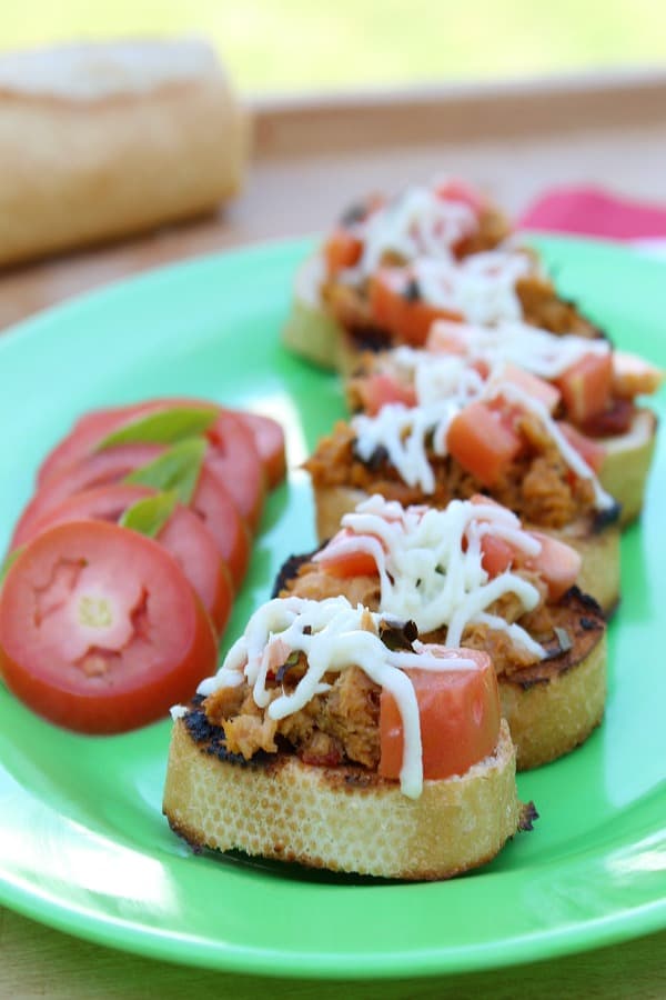 Basil Tuna Tomato Bruschetta - The Bitter Side of Sweet #TunaStrong #CG