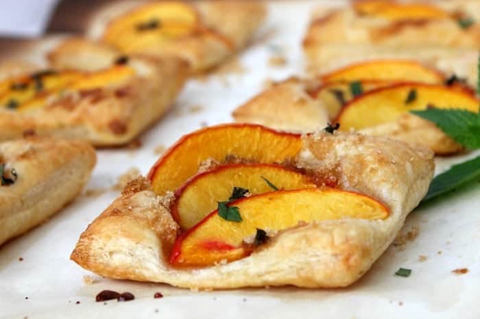 Mint Peach Tarts - The Bitter Side of Sweet