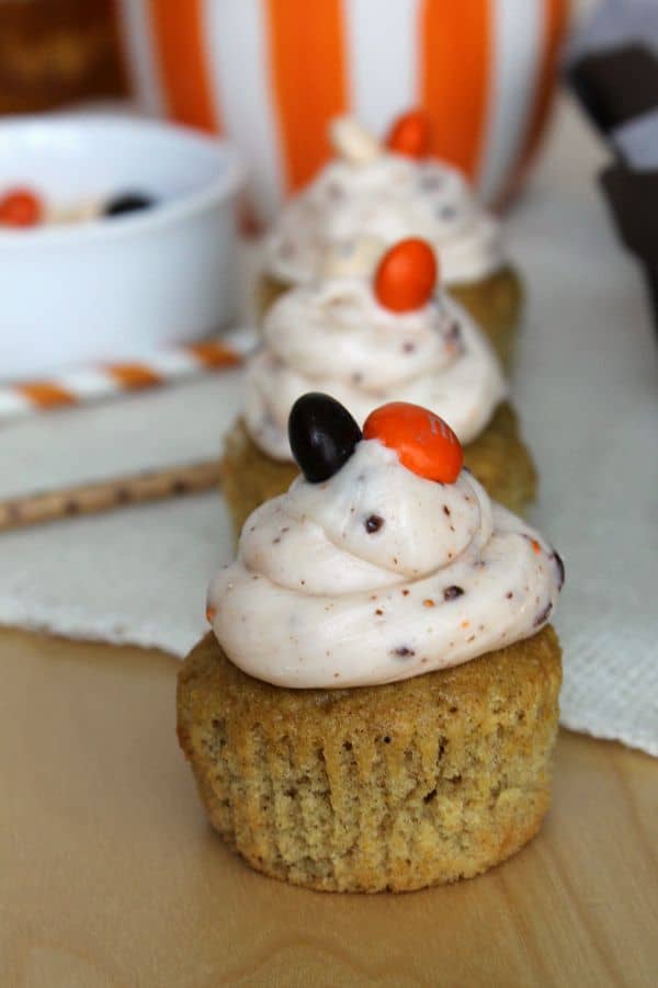 Pumpkin Spice Latte Cupcakes - The Bitter Side of Sweet #FallFlavors #ad