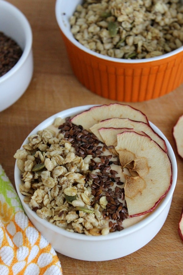 Pumpkin Smoothie Bowl - The Bitter Side of Sweet #spon