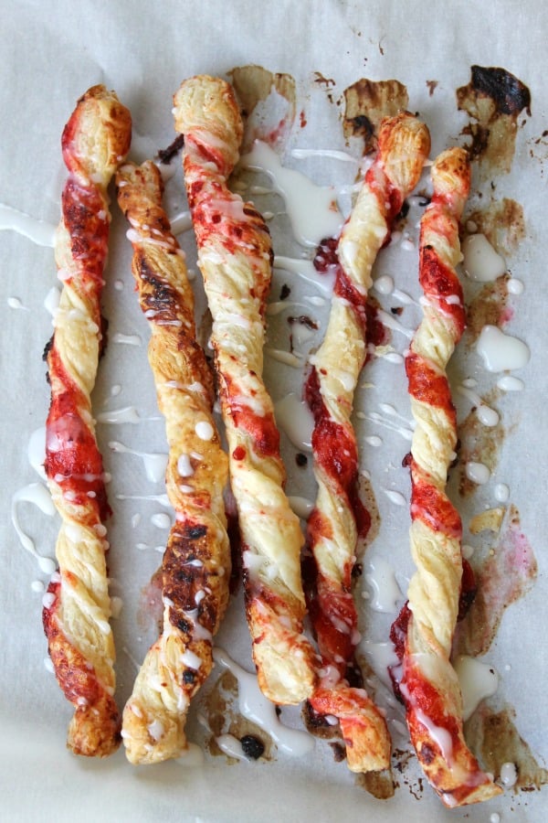 Whether you use fresh cherries or canned these Cherry Pie Cinnamon Sticks are quick to make with just a few ingredients! Perfect for any occasion! | The Bitter Side of Sweet #cherries #cinnamon #dessert Cherry Pie Cinnamon Sticks