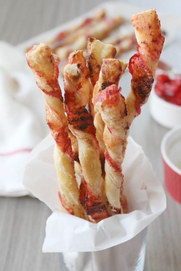 Whether you use fresh cherries or canned these Cherry Pie Cinnamon Sticks are quick to make with just a few ingredients! Perfect for any occasion! | The Bitter Side of Sweet #cherries #cinnamon #dessert Cherry Pie Cinnamon Sticks
