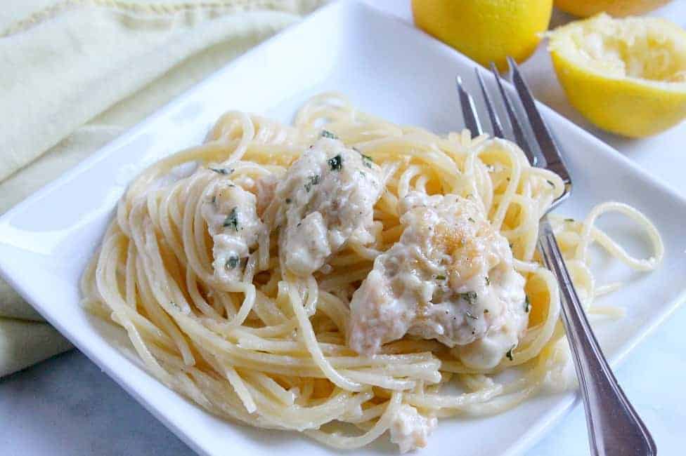 Creamy Lemon Pepper Chicken Spaghetti | The Bitter Side of Sweet #SundaySupper #pasta #dinner