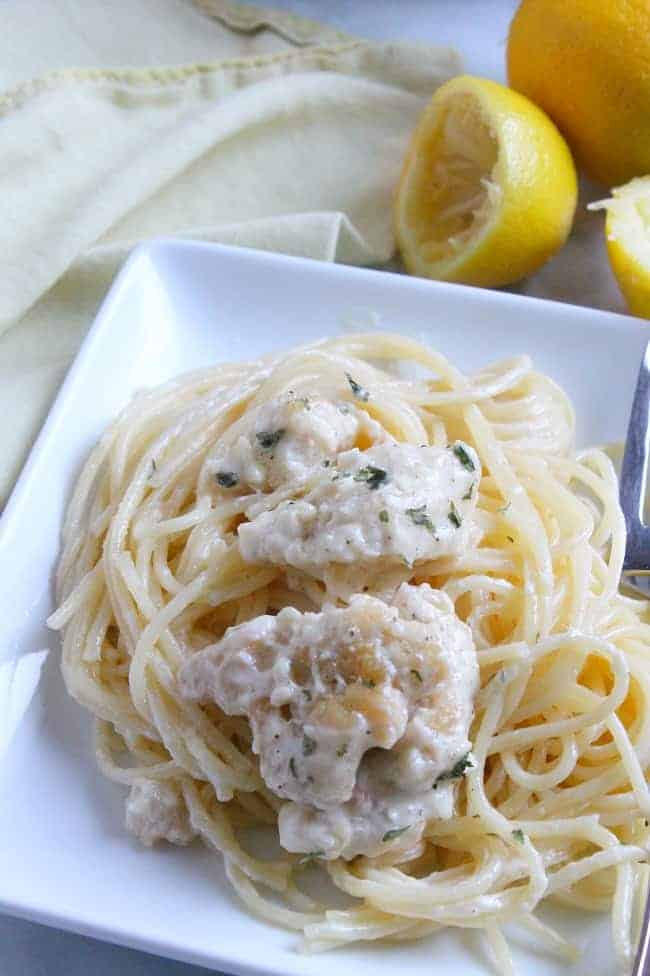 Creamy Lemon Pepper Chicken Spaghetti | The Bitter Side of Sweet #SundaySupper #pasta #dinner