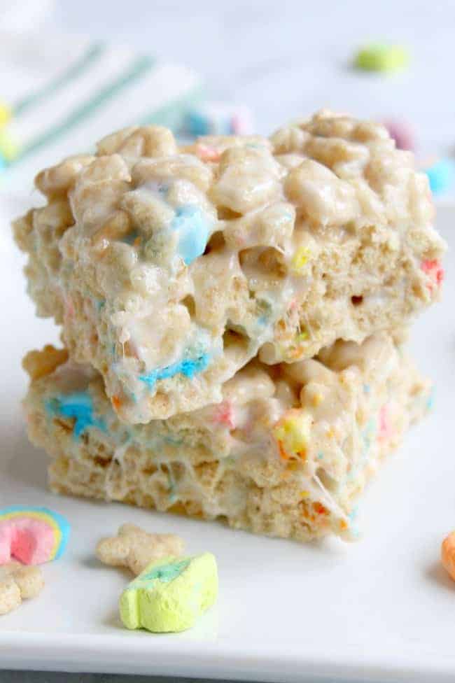 Lucky Charms has to be my kids all time favorite cereal. These Charm Treats are the new favorite in our house and they are teenager approved! Charm Treats with marshmallows