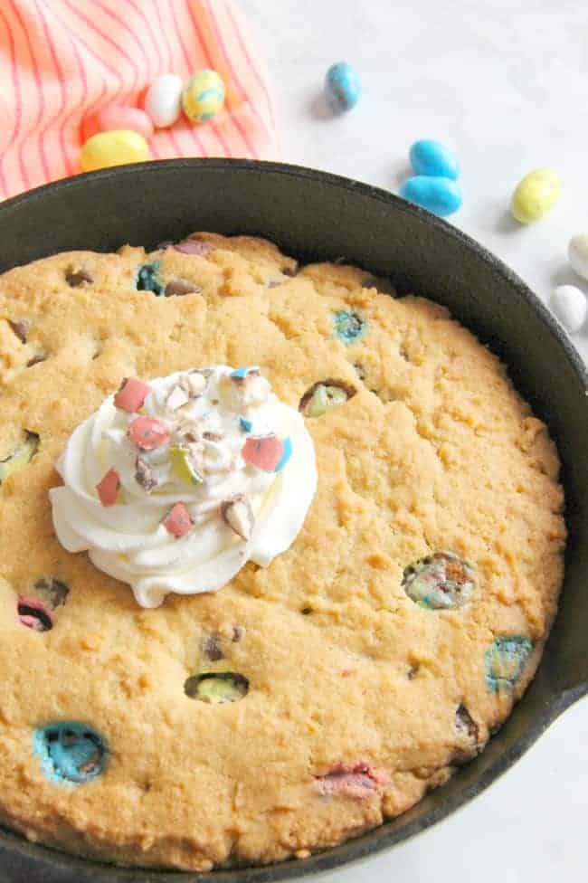 Malted Chocolate Chip Skillet Cookie | The Bitter Side of Sweet #sponsored #EasterSweetsWeek #chocolate #cookie Malted Chocolate Chip Skillet Cookie