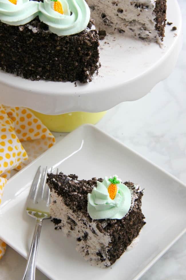 Spring Oreo Ice Cream Cake | The Bitter Side of Sweet #IceCreamCakeBreak #ad Spring Oreo Ice Cream Cake