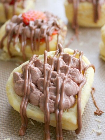 Chocolate Covered Strawberry Tarts | The Bitter Side of Sweet