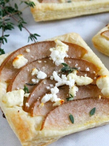 Pear Thyme Feta Tarts | The Bitter Side of Sweet #puffpastry #appetizer