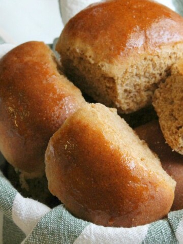 Whole Wheat Dinner Rolls Recipe | The Bitter Side of Sweet #ad #IdahoanSoups