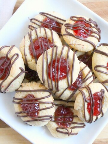 Raspberry Chocolate Thumbprint Cookies | The Bitter Side of Sweet #raspberry #cookies #chocolate #helpingcookies